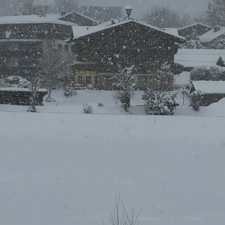 لاندهاوس أوبويرنغوت بيت ضيافة رادستادت